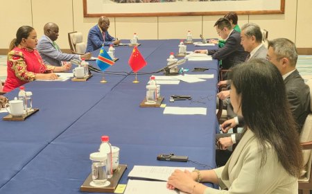 Coopération Sino-Congolaise : Wang Yi et Thérèse Kayikwamba misent sur le renforcement des projets structurants en RDC