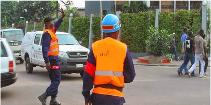 Kinshasa : un agent de la police routière et cinq membres du bureau du renseignement policier "Bureau 2" interpellés en flagrant délit