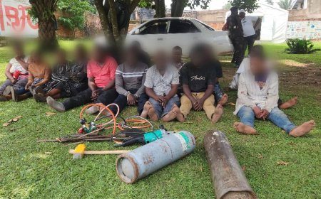 Beni : un groupe de présumés bandits armés arrêté à Beni et présenté au gouverneur du Nord-Kivu