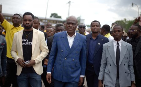 Kinshasa : conférence-débat interdite en salle, Martin Fayulu la tient en plein air