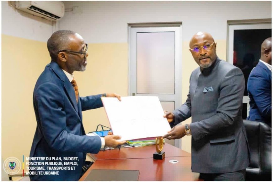 Kinshasa lance du 20 décembre au 5 janvier des bus de nuit gratuits pour les fêtes de fin d'année