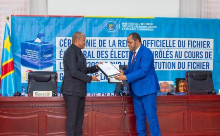 Identification de la population : la CENI remet son fichier électoral à l'ONIP pour poser les bases d'un État moderne