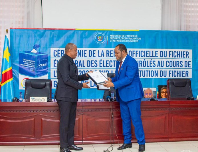 Identification de la population : la CENI remet son fichier électoral à l'ONIP pour poser les bases d'un État moderne