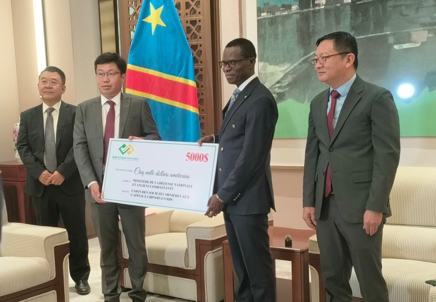 Solidarité sino-congolaise : les entreprises chinoises en RDC offrent un don symbolique aux anciens combattants congolais