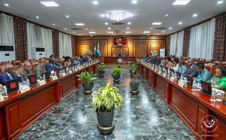 Un pays avec la plus grande concentration de pauvreté extrême ne se plaint pas de voir ses dirigeants vivre la viva loca ?