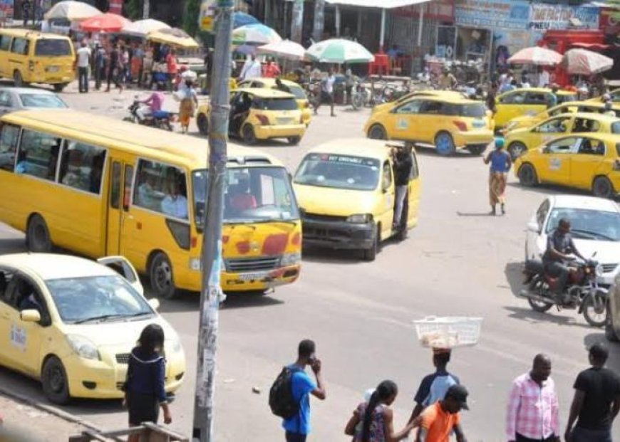 Kinshasa : les véhicules de transport avec chauffeur bientôt soumis à la géolocalisation et à une carte professionnelle