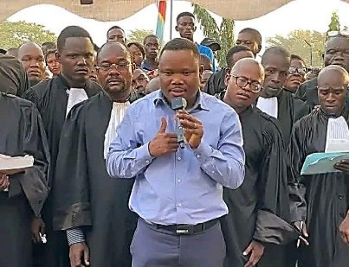 Procès du Dr David Balanganayi : l’influence présumée  de Félix Tshisekedi au cœur de la clémence du tribunal ?