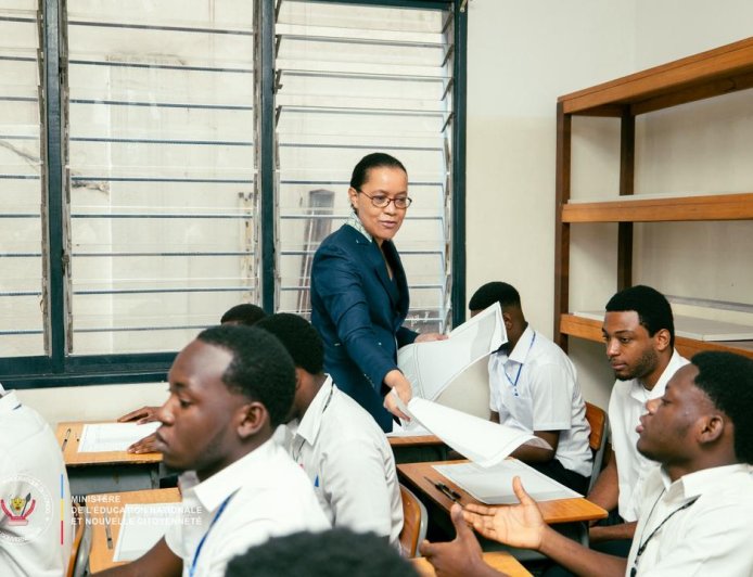 RDC : plus d'un million d'élèves finalistes participent aux épreuves de la dissertation