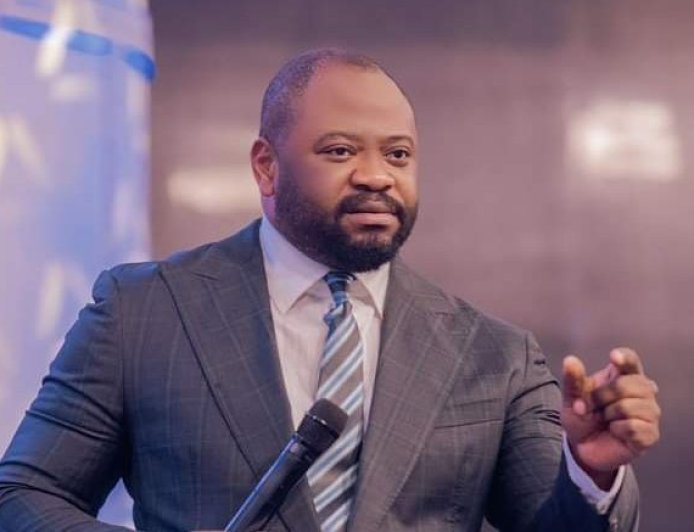 RDC : Moïse Mbiye dénonce des pasteurs favorables à une modification de la Constitution
