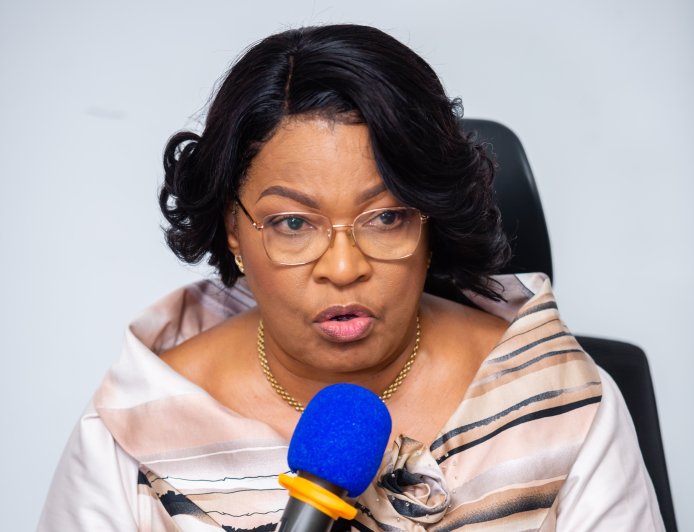 La directrice générale de la Congolaise des voies maritimes suspendue pour trois mois par la ministre du Portefeuille