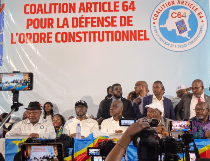 C64 met Tshisekedi en demeure : "Hors-la-loi s'il touche à la Constitution"