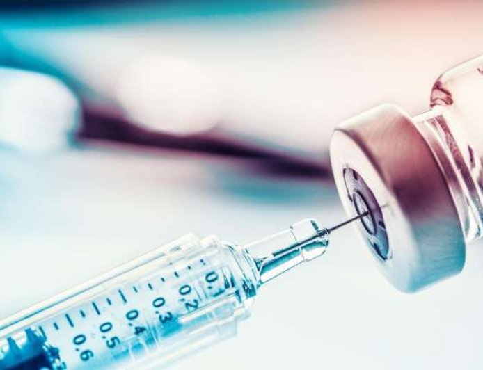 Ebola en RDC : la Russie affirme disposer d'un vaccin contre la souche Bandibugyo, mais l'OMS tempère