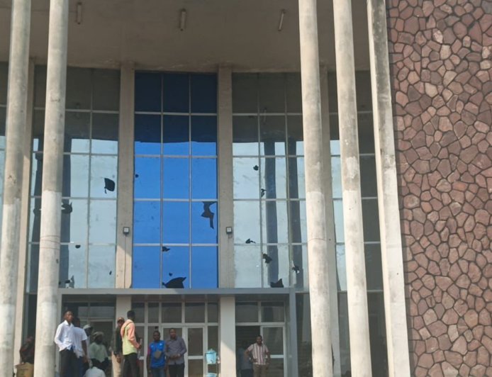 UNIKIN : quand le "mensonge des urnes" pousse "l'élite de demain" à saccager son propre campus