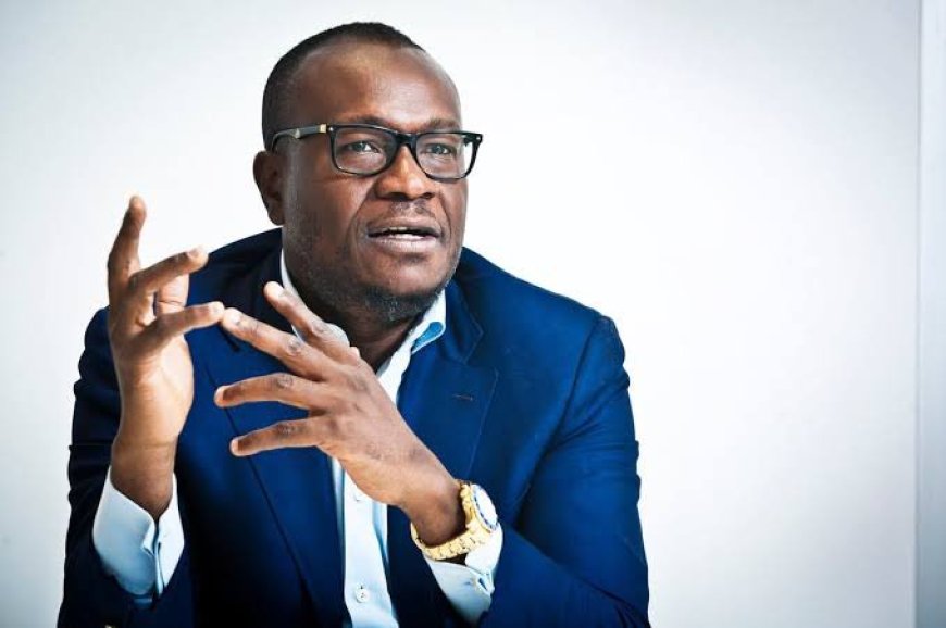 Éventuel troisième mandat de Félix Tshisekedi : Delly Sesanga le chef de l'État congolais de "dérive" et appelle les démocrates à résister