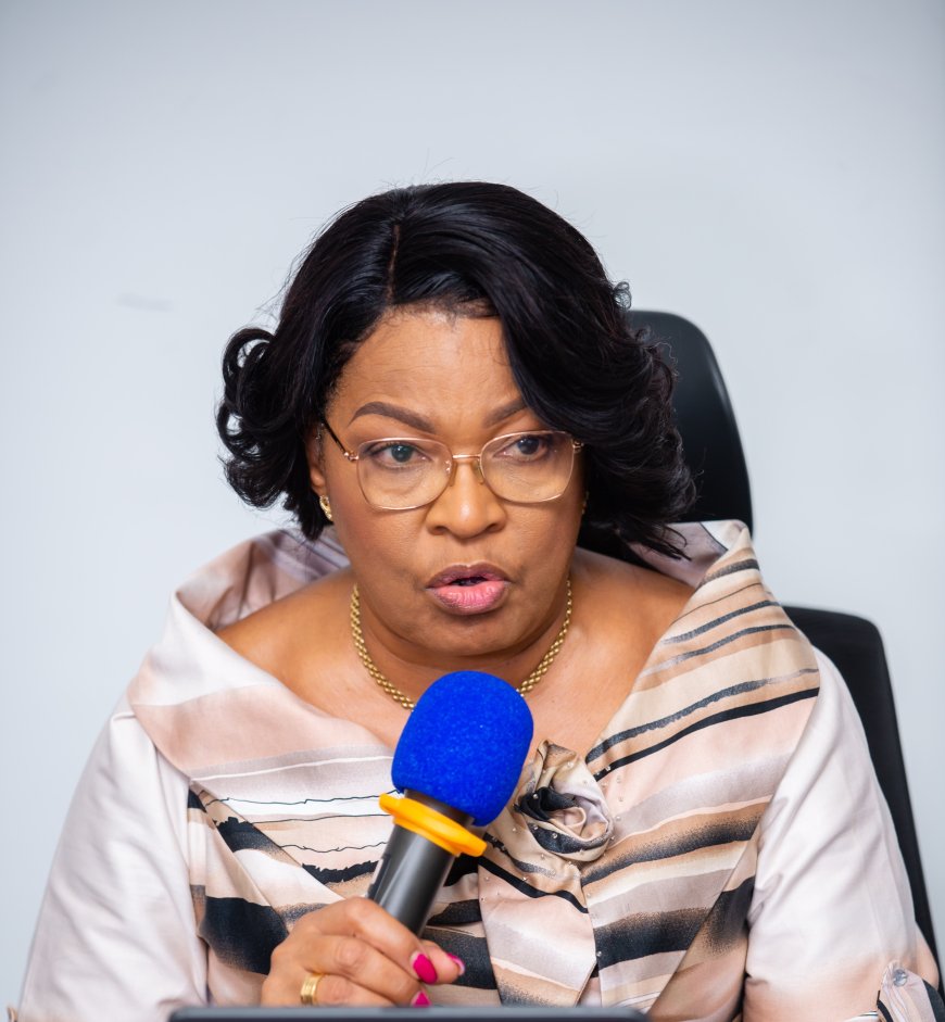 La directrice générale de la Congolaise des voies maritimes suspendue pour trois mois par la ministre du Portefeuille