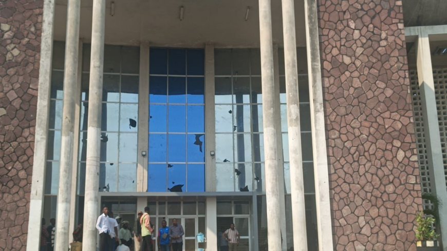 UNIKIN : quand le "mensonge des urnes" pousse "l'élite de demain" à saccager son propre campus