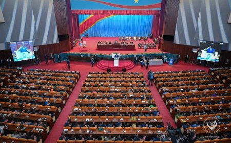 ‎RDC : l'Assemblée nationale et le Sénat adoptent en séance nocturne la version définitive de la loi référendaire