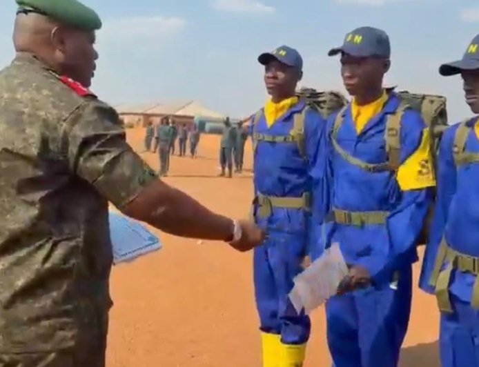 Kinshasa : 5 000 anciens délinquants devenus " bâtisseurs " déployés dès ce week-end pour l'assainissement de la capitale