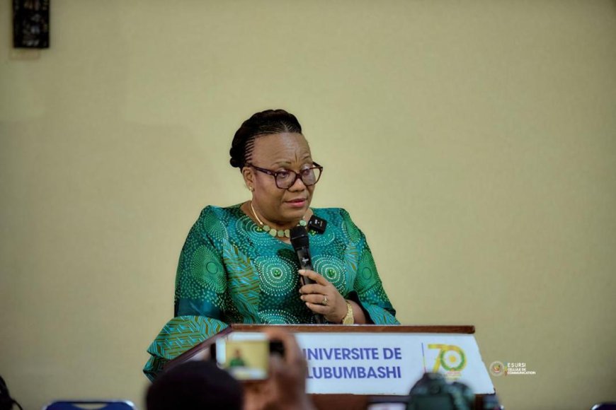 Colloque sur l'évaluation de la Constitution : la ministre Marie-Thérèse Sombo appelle à dépasser les polémiques " improductives " pour éclairer la nation