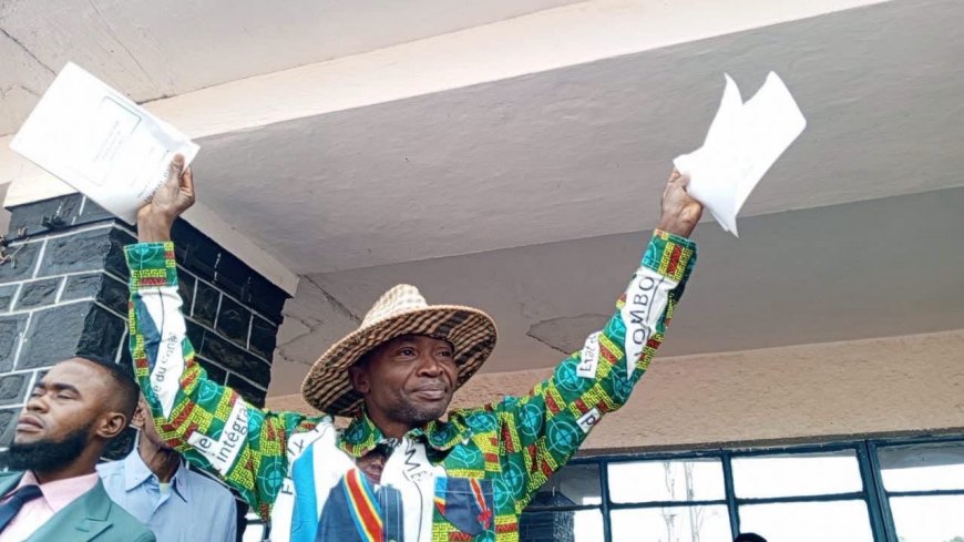 ‎RDC : le maire de Tshikapa suspendu par Jacquemain Shabani après avoir déchiré un exemplaire de la Constitution