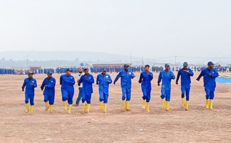 ‎Assainissement de Kinshasa : le lieutenant-général Kabwik met en garde les "bâtisseurs" contre les tracasseries