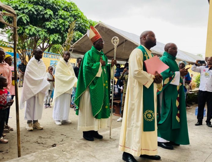 ‎Tensions au Kasaï : l'archevêché de Kananga appelle à la maturité spirituelle face à la fronde de 17 prêtres pro-changement de la Constitution