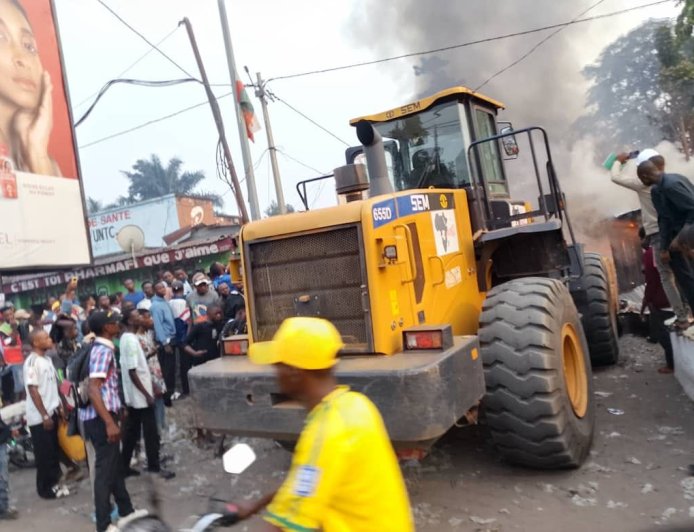 Kikwit : un incendie suspect ravage le grand marché de Lukolela, un fou pointé du doigt