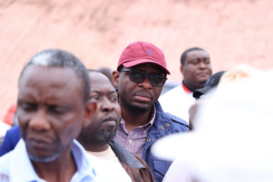 Kinshasa - Rocades : le député national Éric Tshikuma salue les progrès et promet un suivi rigoureux des travaux