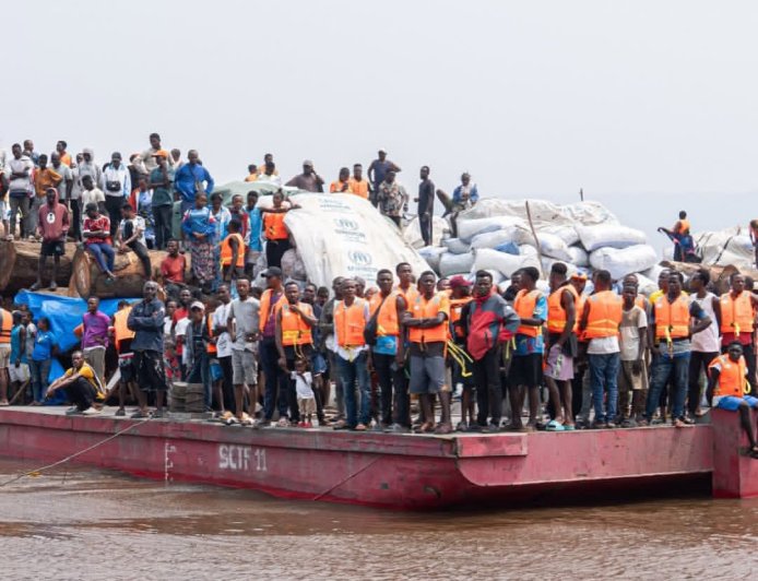 ‎Ebola aux portes de Kinshasa : un bateau en quarantaine, 200 passagers en attente des résultats