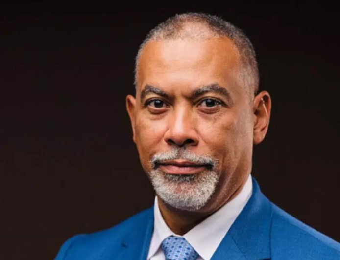Remise du passeport à Olivier Kamitatu : "signal d'apaisement" ou goutte d'eau face aux exigences de l'opposition en faveur d'un dialogue national ?