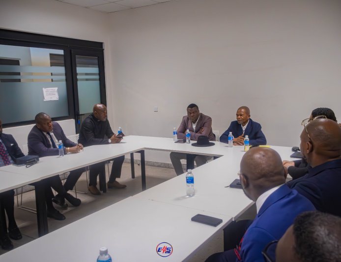 Dialogue et référendum en RDC : l'archevêque Ejiba Yamapia consulte la jeunesse congolaise