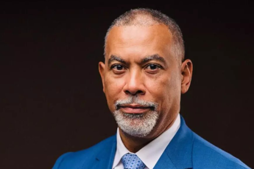 Remise du passeport à Olivier Kamitatu : "signal d'apaisement" ou goutte d'eau face aux exigences de l'opposition en faveur d'un dialogue national ?