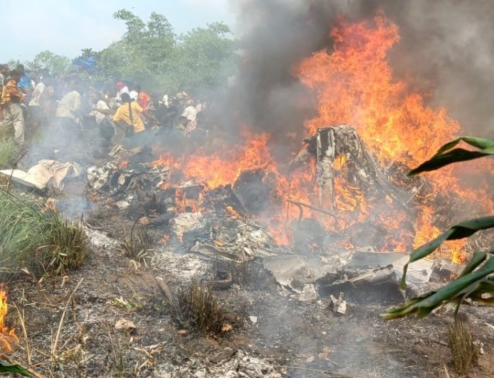 Nouveau bilan du crash aérien à Kenge :  17 morts, dont un bébé