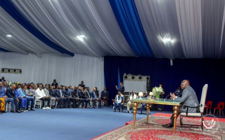 ‎RDC : Félix Tshisekedi convoque les parlementaires de l'Union sacrée dans un contexte de tensions politiques