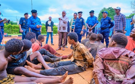 Haut-Uele : seize présumés bandits à main armée présentés au vice-gouverneur après leur arrestation à Watsa