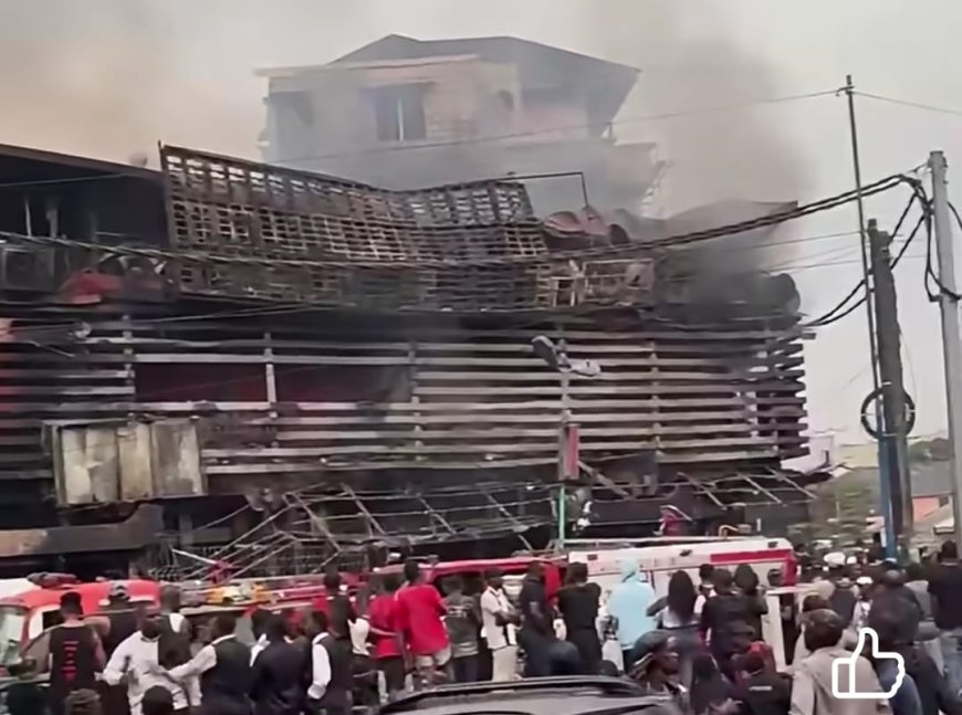 Kinshasa : un violent incendie ravage le bâtiment abritant Metro Bar et Pigeon Vert à Bandalungwa